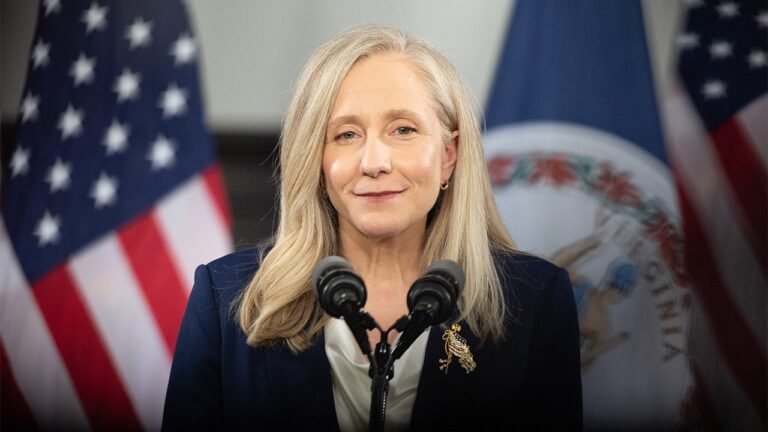 Trump warns Virginia could face New York-style tax and business exodus