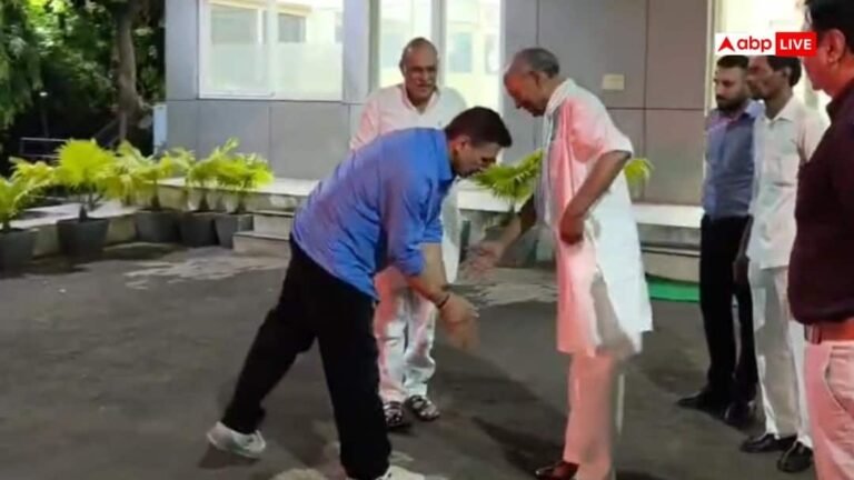 ‘Now the Guru has become jaggery and the disciple has become sugar…’, Digvijay Singh’s taunt on Jitu Patwari