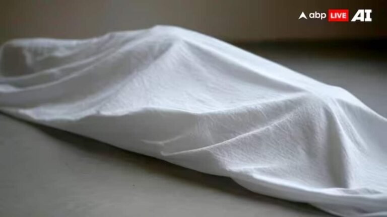 Suspicious death of mother and two innocent children in Sonbhadra, bodies of all three found hanging, sensation in the area.