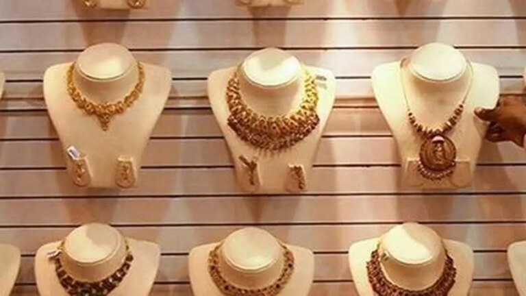 India gold discounts soar past $200 an ounce after import duty hike