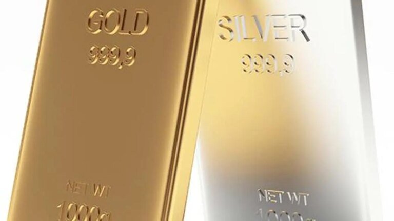 Silver plunges to Rs 21,600 per kg, gold falls sharply amid strong dollar