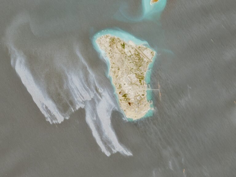 Satellite images show likely oil slick off Iran’s Kharg Island | Environment