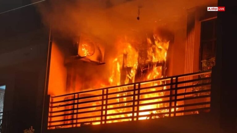 A massive fire broke out in the house due to AC blast in Greater Noida, the entire flat got burnt, people narrowly escaped.