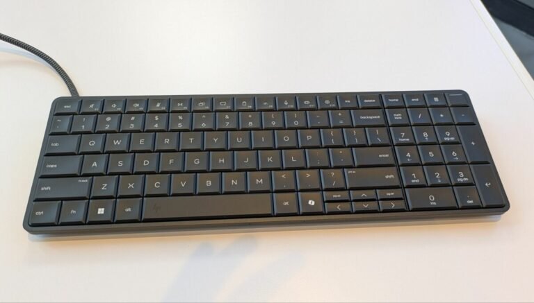 HP EliteBoard G1a puts a PC inside a keyboard