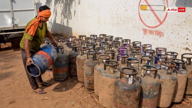 Lucknow: Effect of increase in price of commercial LPG cylinder, everything from Chole Bhature to tea-samosas becomes expensive.