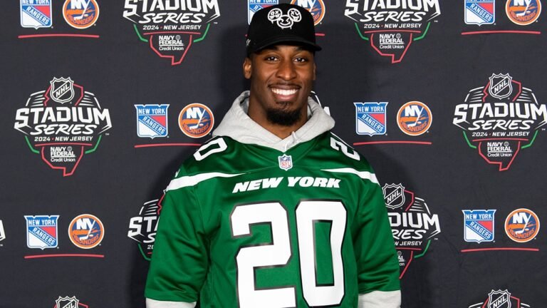 Breece Hall becomes NFL’s third-highest paid running back, so maybe Jets offense won’t stink again