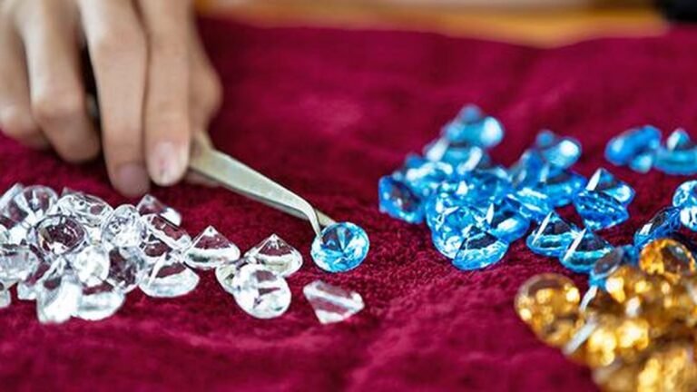 Gems, jewelery exports fall 9% in April on weak demand