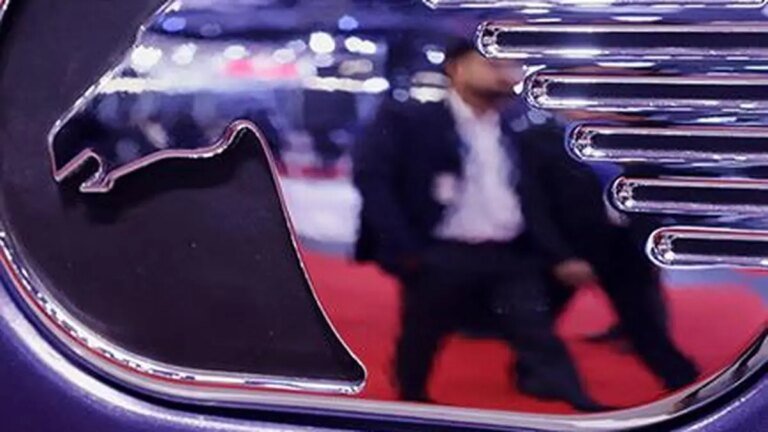 Eicher Motors trades flat as Royal Enfield Greenfield push and VECV deal dominate buzz