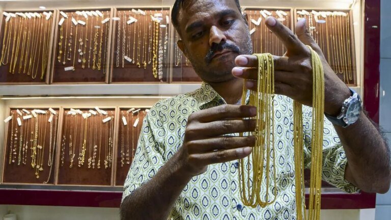 Jewelers seek PMO meeting over Modi’s call to curb gold purchases
