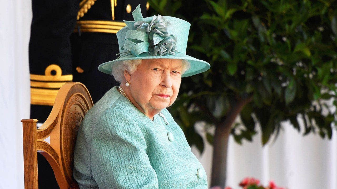 Queen-Elizabeth-Stare.jpeg