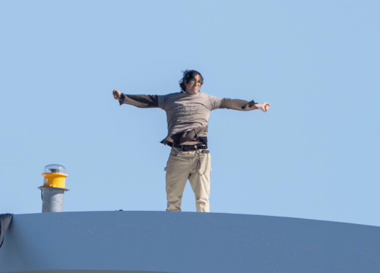Iran war protester speaks to Al Jazeera from top of Washington bridge | US-Israel war on Iran