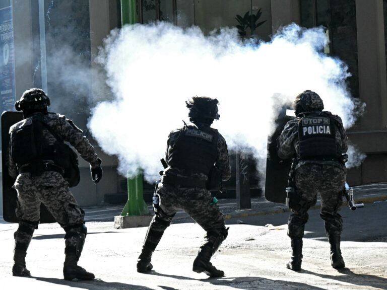 Explosions heard as mining groups stage antigovernment protest in Bolivia | Protests News
