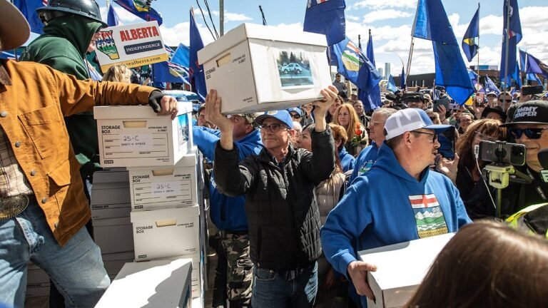 Alberta separatists have submitted enough signatures to force independence vote