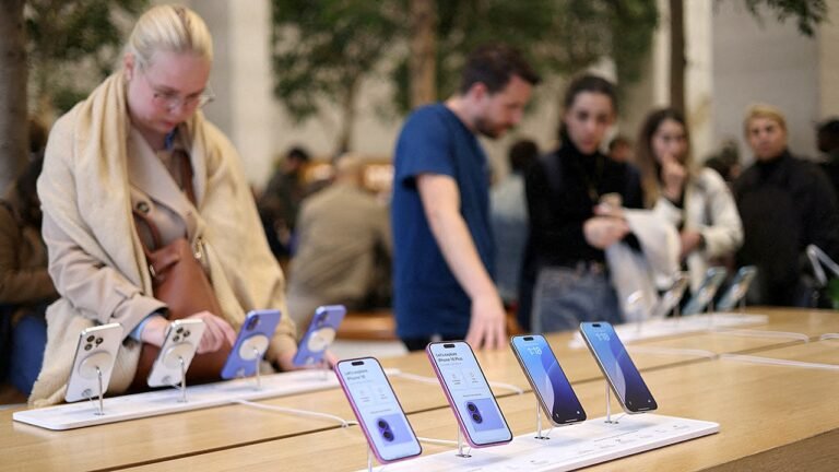 Apple agrees to $250M class-action settlement over Siri AI marketing claims