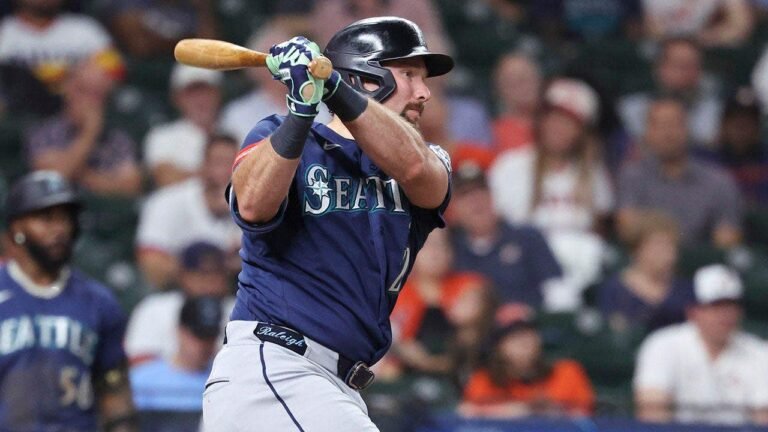 Cal Raleigh ends 38-at-bat hitless streak after unorthodox idea to get on track