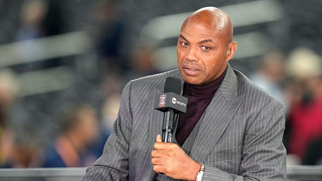 charles-barkley-nba-microphone.jpeg