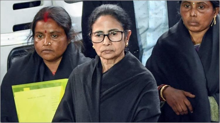 Mamata Banerjee seen in the avatar of a lawyer: Former CM reaches Calcutta High Court, hearing on post-poll violence case – Former CM Mamata Banerjee Arrives At Hc In A Lawyer’s Attire, In Connection With Post-poll Violence Pil Case
