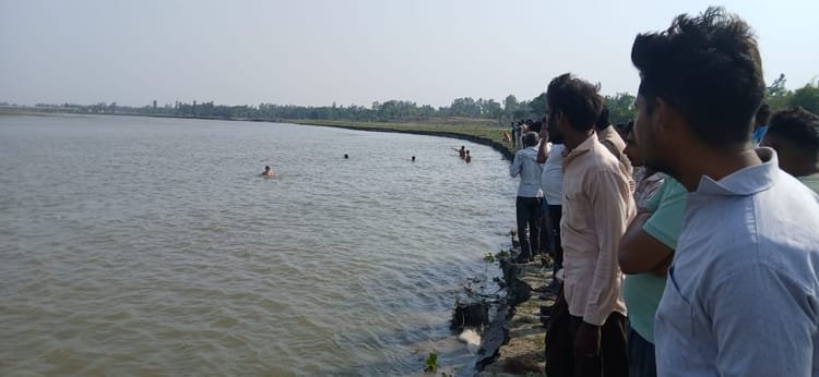 Up: Wedding happiness turned into mourning, young man drowned while bathing in Ganga; Search operation continues with the help of divers – Five People Drowned In Ganga In Bulandshahr While Bathing After Funeral