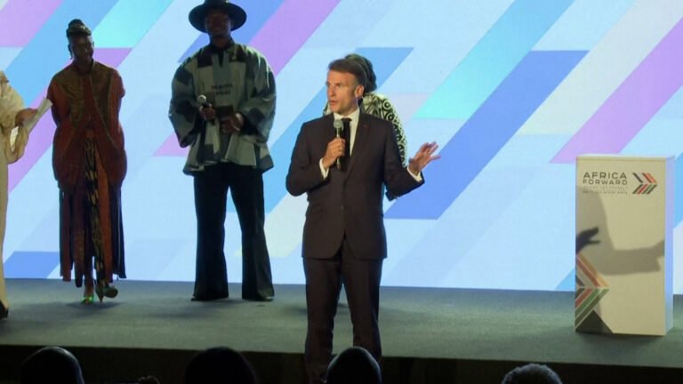 Macron yells at audience for silence during Nairobi University presentation | Emmanuel Macron