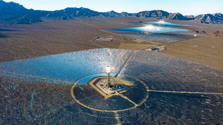 Taxpayer-backed Ivanpah solar plant kills birds and burns fossil fuels