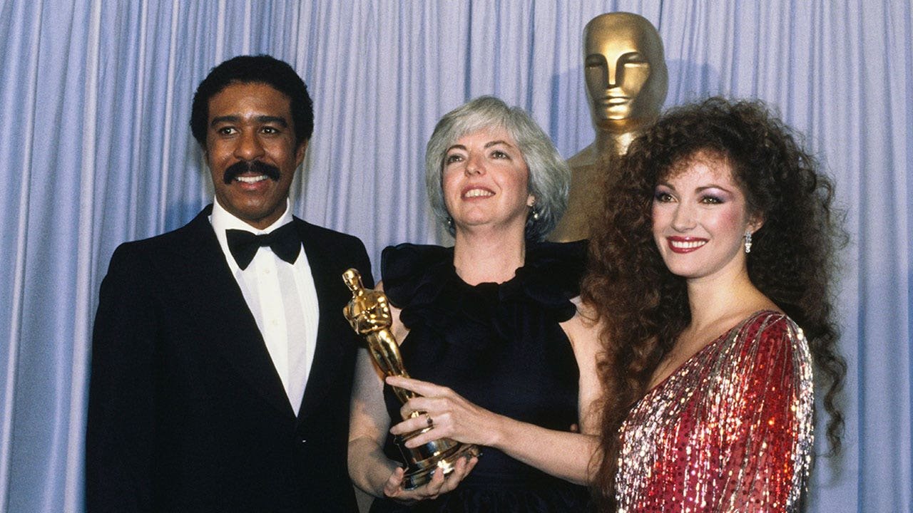 jane-seymour-oscars-1981-style-moment.jpg
