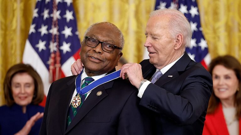 Rep. Jim Clyburn accuses SC Republicans of targeting his district