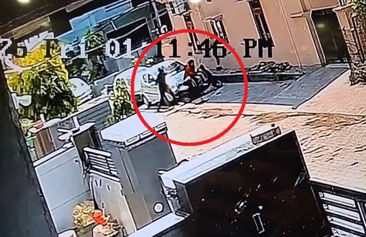 Live video of murder in 55 seconds: Female clerk murdered in Karnal, shot in the head outside her house in broad daylight – Female Clerk Shot Dead In Broad Daylight