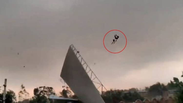 Up: The young man who made the video of the little one being swept away in the storm told what he saw with his eyes, said – the scene was very scary – Man Who Made Video Of The Man Being Swept Away In The Storm In Bareilly