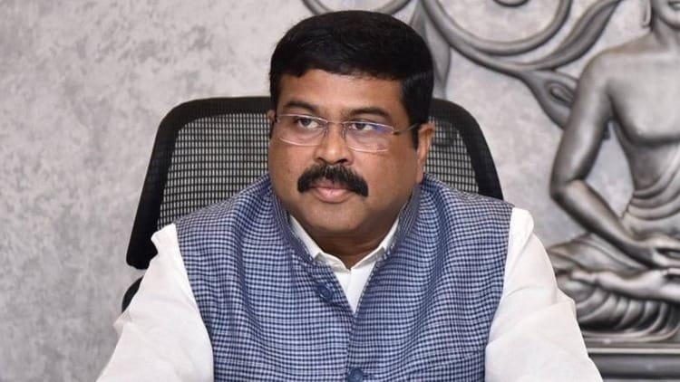 Government in action on cancellation of NEET exam: Meeting lasted till late evening at the Education Minister’s house, NTA officers were also present – Neet Ug Exam Dharmendra Pradhan Meeting NTA Vineet Joshi Sanjay Kumar Abhishek Singh Dg