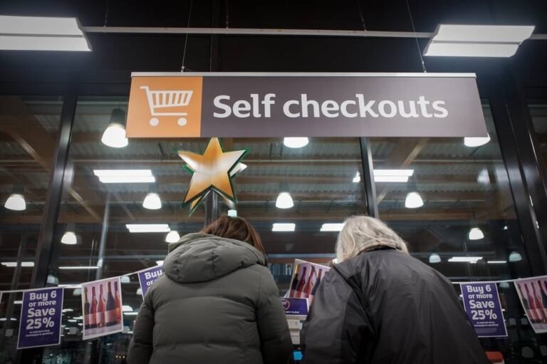 Unexpected item in Windows’ bagging area • The Register