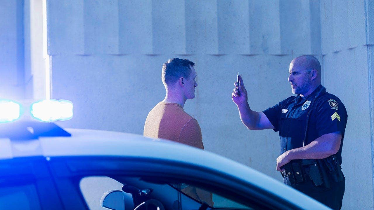 sobriety-test-police-officer-fox-news-001.jpeg