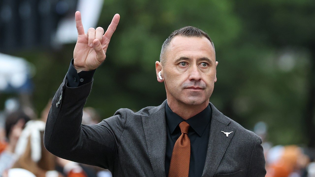 steve-sarkisian-texas.jpg