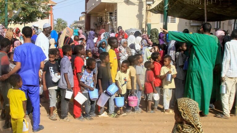 Humanitarian system failing as global crises mount, Lancet report says