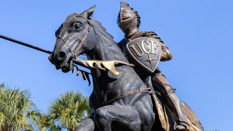 UCF graduates clobber commencement speaker with boos after she says AI is the ‘next Industrial Revolution’