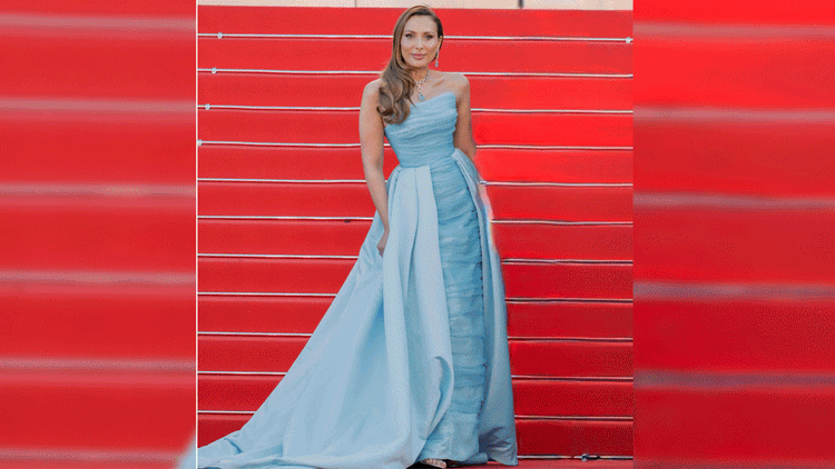 Salman’s rumored girlfriend Iulia Vantur walks the Cannes red carpet, ‘Echoes of Us’ will be screened at the ceremony – Iulia Vantur Walks The Cannes Red Carpet Blows Flying Kisses Premiere Of Echoes Of Us
