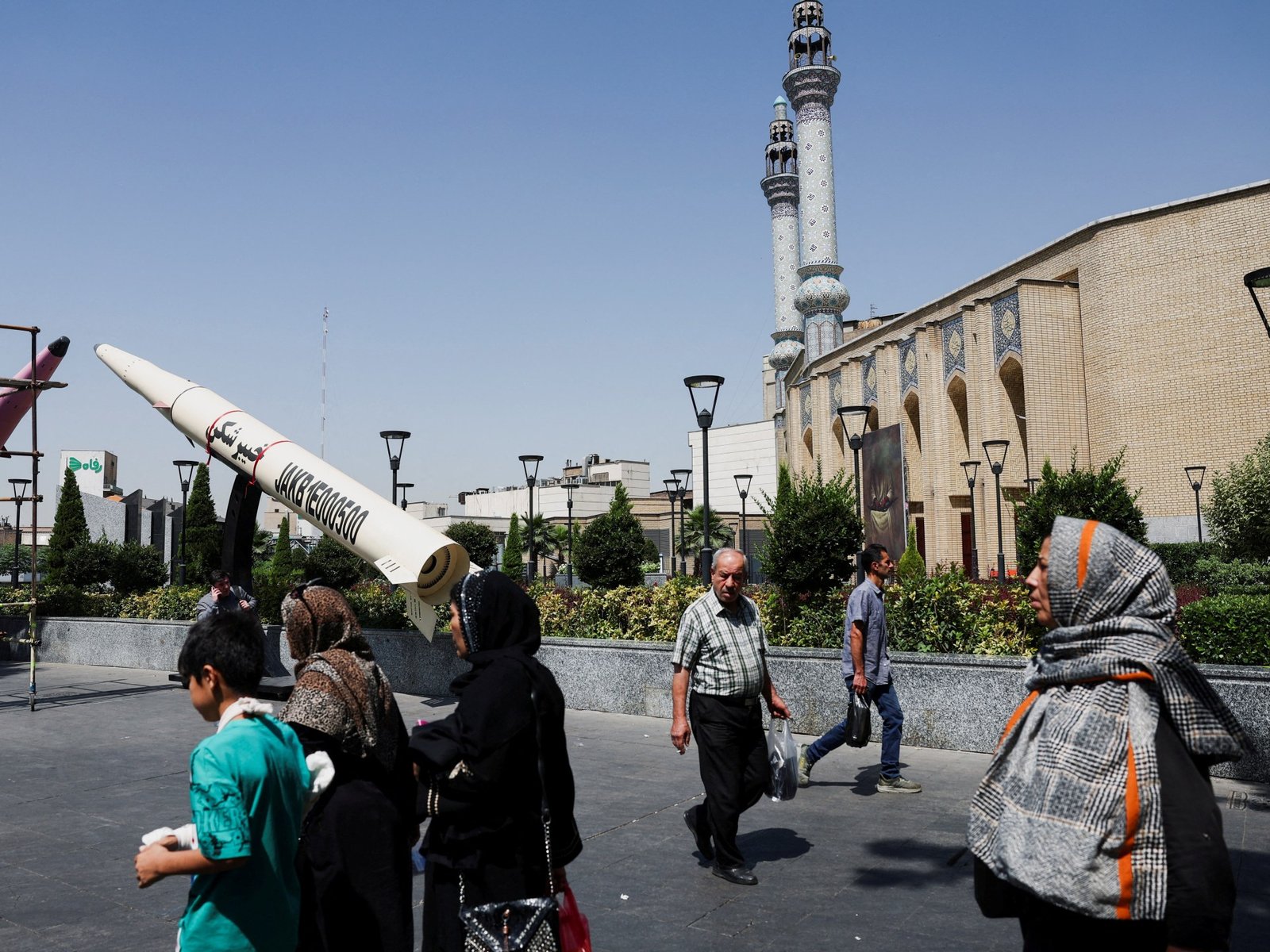 2026-06-11T105808Z_1364710734_RC2IRLAG3HZ3_RTRMADP_3_IRAN-CRISIS-1781338388.jpg
