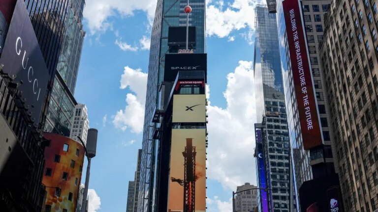 With smooth SpaceX debut, Wall Street sets new benchmark for mega IPOs