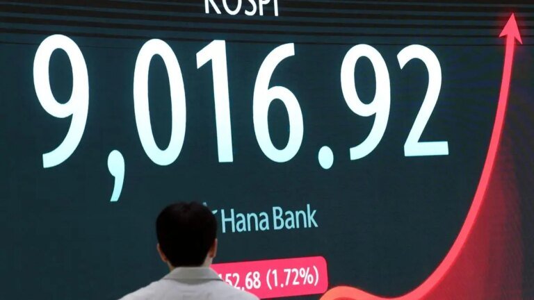South Korean shares surge 4.1% as chip stocks recover