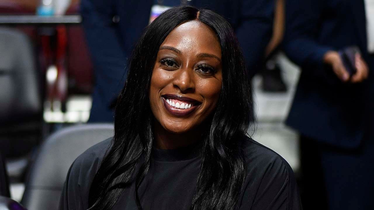 7d8b2287-chiney-ogwumike.jpg