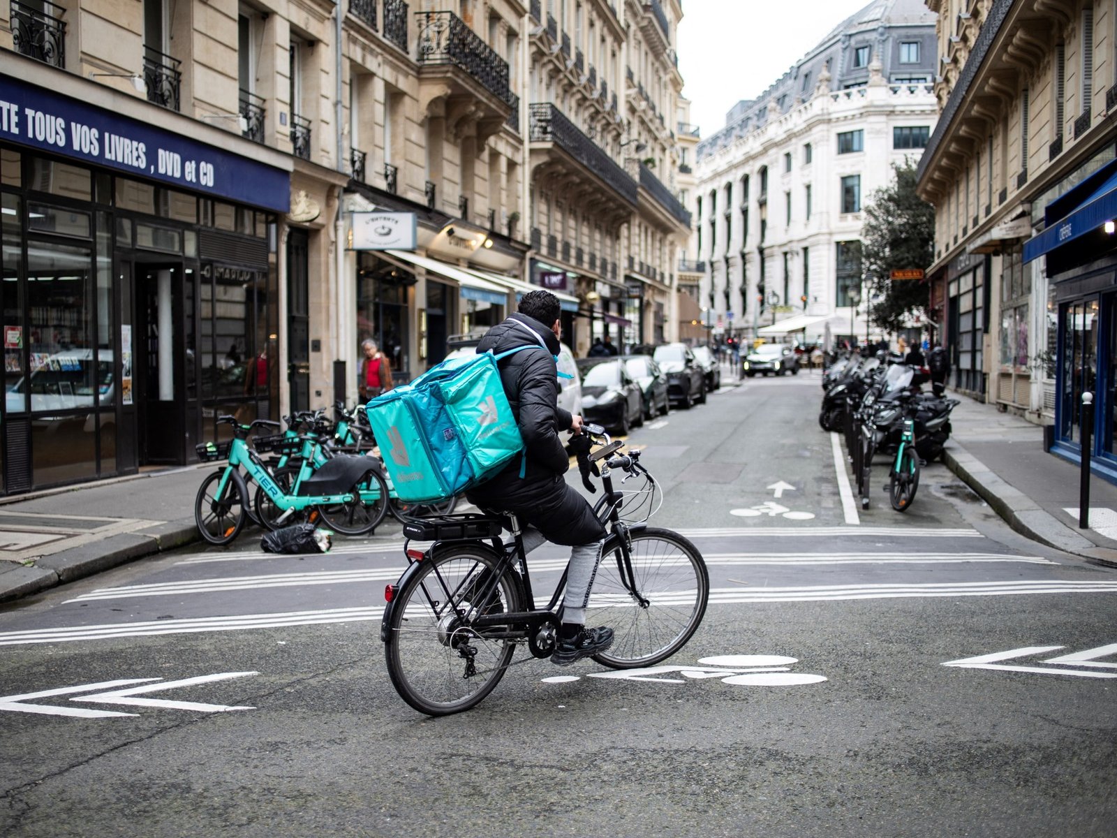 AFP__20240313__34LE6WZ__v1__HighRes__FranceFoodLabourTech-1781279736.jpg