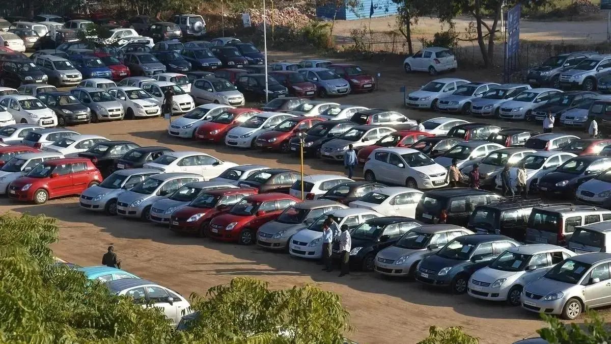 BL25_CarTrade.jpg