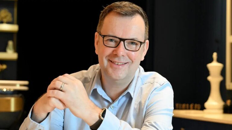 Stick with something long enough and you will do ok: Bruce Keith