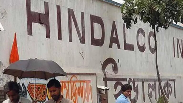 Hindalco shares slips 1.45% at early trade