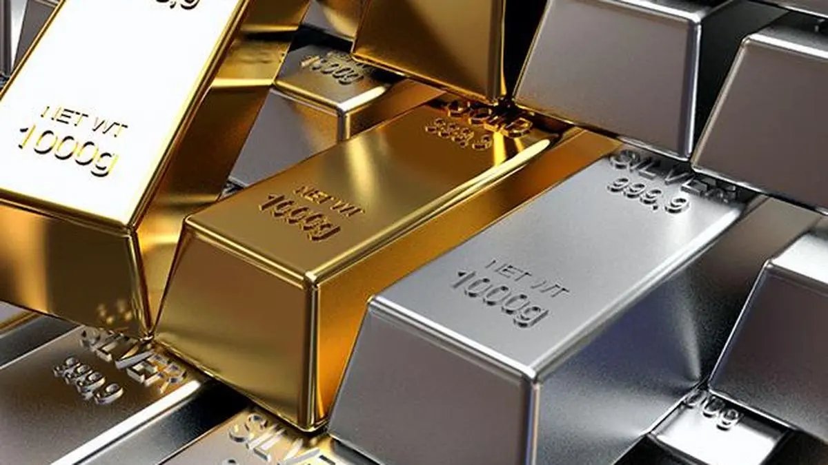 IMG_Stacks_of_silver_and_2_1_P4CG1LRT.jpg
