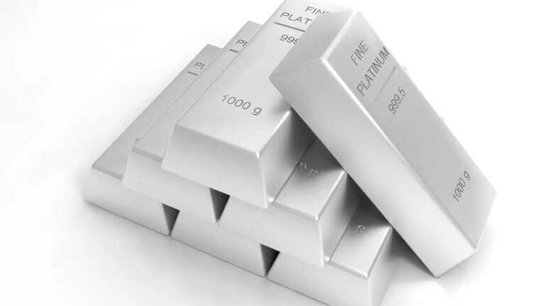 Silver rebounds to ₹2.26 lakh/kg after early drop as global prices recover