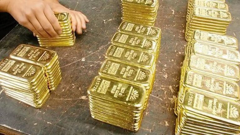 Gold futures drop to ₹1,43,380/10g