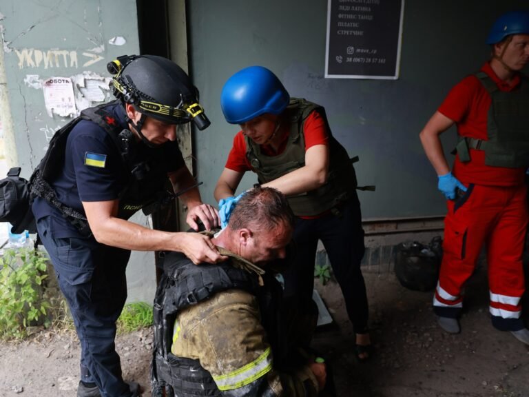 Three killed as Ukraine and Russia trade attacks overnight | Russia-Ukraine war News