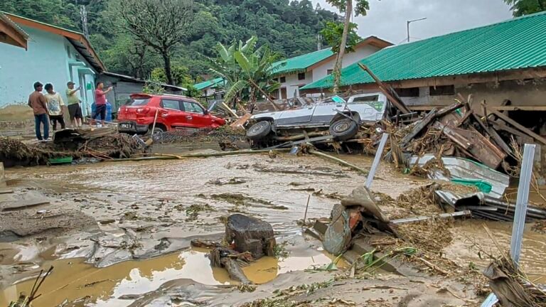 Rain became a disaster in the Northeast: Bridge washed away in Assam, situation worsened due to landslide in Arunachal; Contact with many areas lost – Rain Wreaks Havoc In Northeast: Bridge Washed Away In Assam, Landslides Worsen Situation In Arunachal