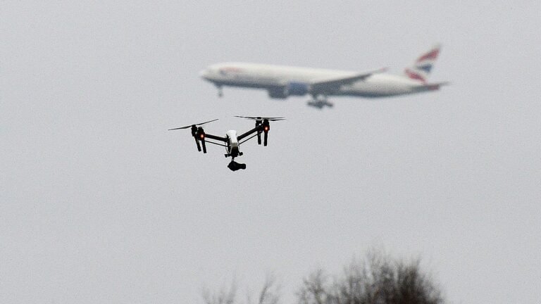 JetBlue flight reports drone strike near JFK, FAA investigates
