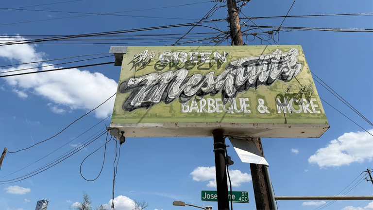 Family sues Austin BBQ restaurant after decayed pecan tree kills dad of 4